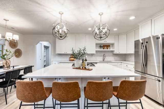 347 S MOUNTAIN RD, Fruit Heights, UT 84037