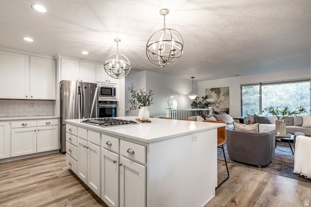 347 S MOUNTAIN RD, Fruit Heights, UT 84037