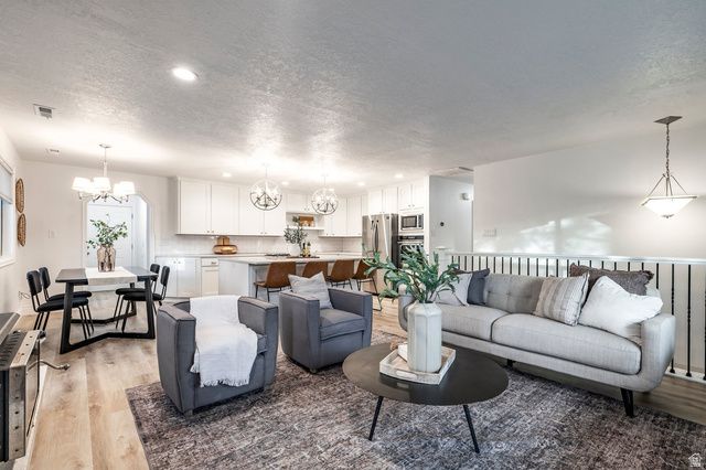 347 S MOUNTAIN RD, Fruit Heights, UT 84037