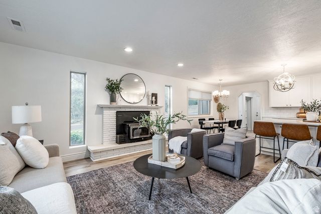 347 S MOUNTAIN RD, Fruit Heights, UT 84037