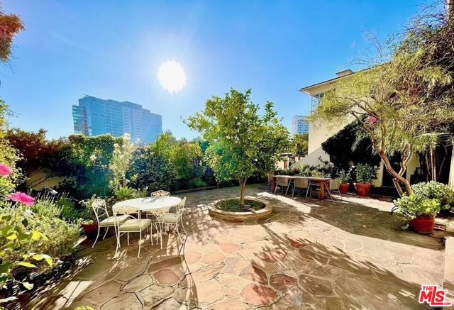 10817 Lindbrook Drive, Los Angeles, CA 90024