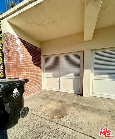 10817 Lindbrook Drive, Los Angeles, CA 90024