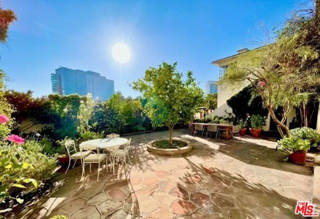 10817 Lindbrook Drive, Los Angeles, CA 90024