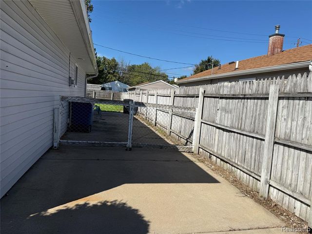 7349 N Inkster Road, Westland, MI 48185