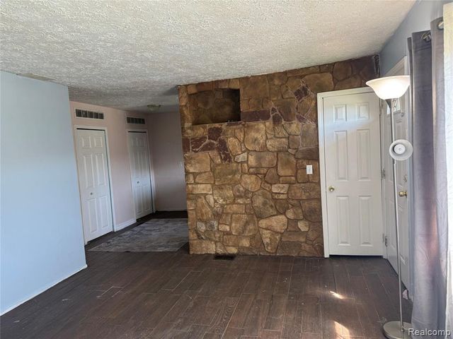 7349 N Inkster Road, Westland, MI 48185