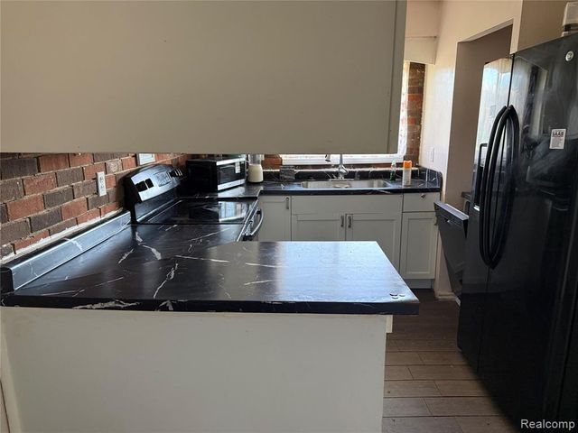 7349 N Inkster Road, Westland, MI 48185