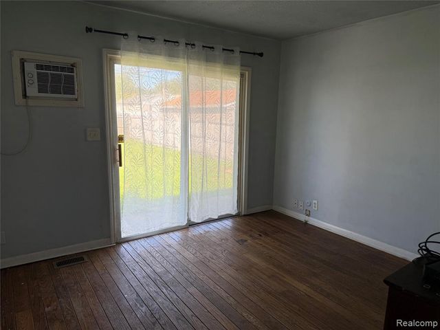 7349 N Inkster Road, Westland, MI 48185