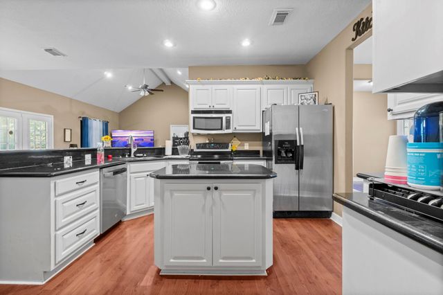 130 Country Charm, Livingston, TX 77351