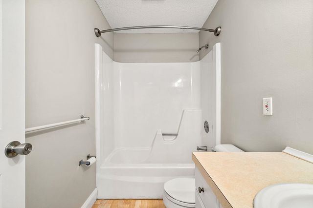 7 Saint James Pl Apt 724, Nashua, NH 03062