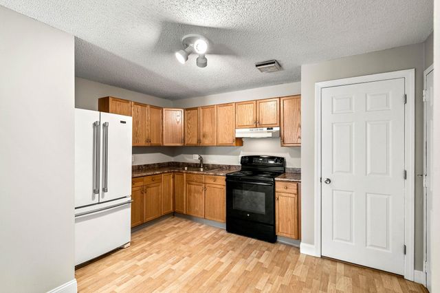 7 Saint James Pl Apt 724, Nashua, NH 03062