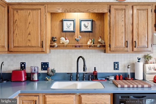 2104 STONELEIGH DR, Winchester, VA 22601