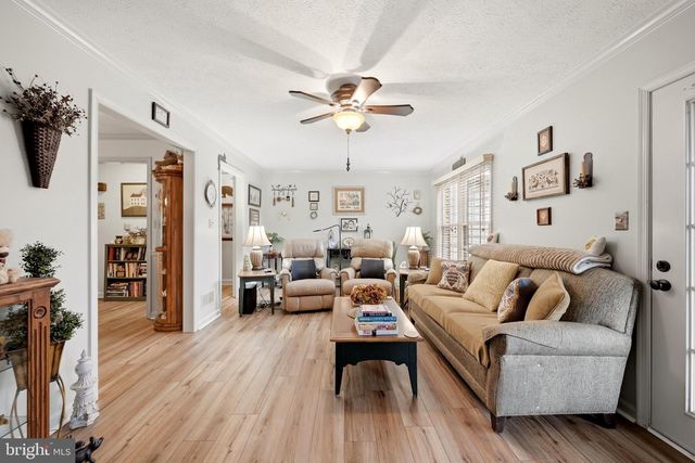 2104 STONELEIGH DR, Winchester, VA 22601
