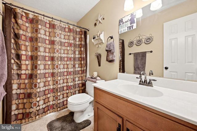 2104 STONELEIGH DR, Winchester, VA 22601