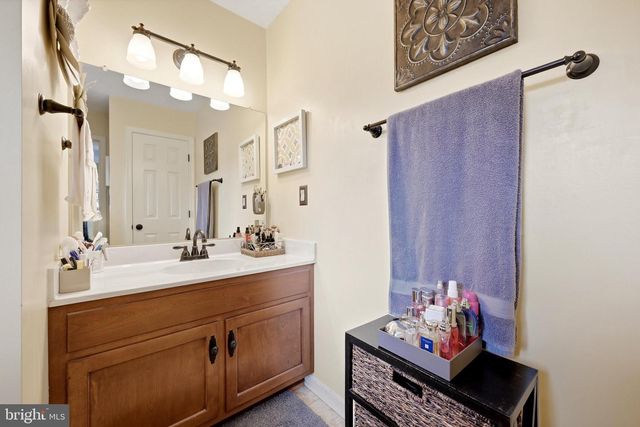 2104 STONELEIGH DR, Winchester, VA 22601
