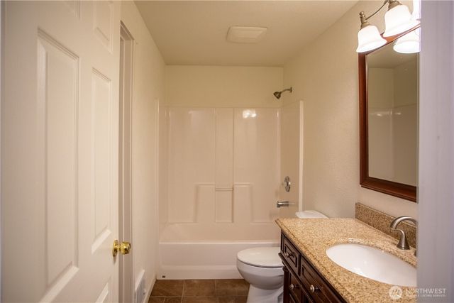 19139 Rosemary St SW, Rochester, WA 98579