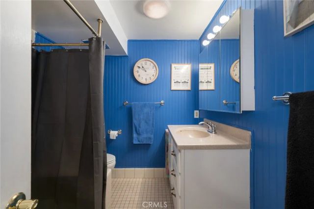 26753 Whispering Leaves A, Newhall, CA 91321