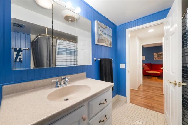 26753 Whispering Leaves A, Newhall, CA 91321