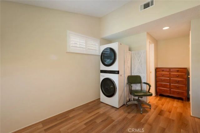 26753 Whispering Leaves A, Newhall, CA 91321