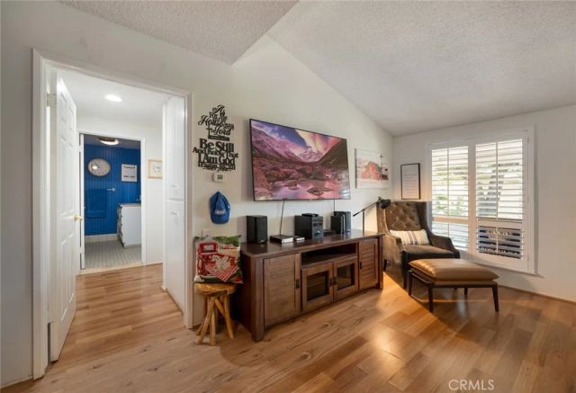 26753 Whispering Leaves A, Newhall, CA 91321