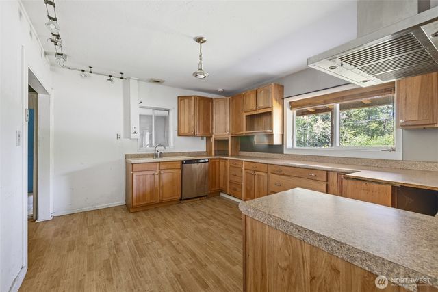 33 Baskins Road, Port Angeles, WA 98363