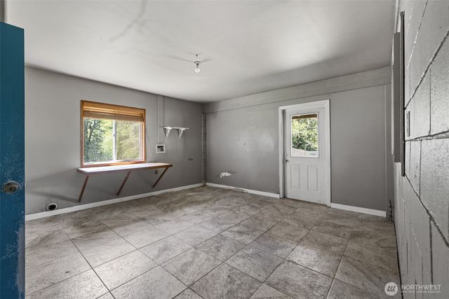 33 Baskins Road, Port Angeles, WA 98363