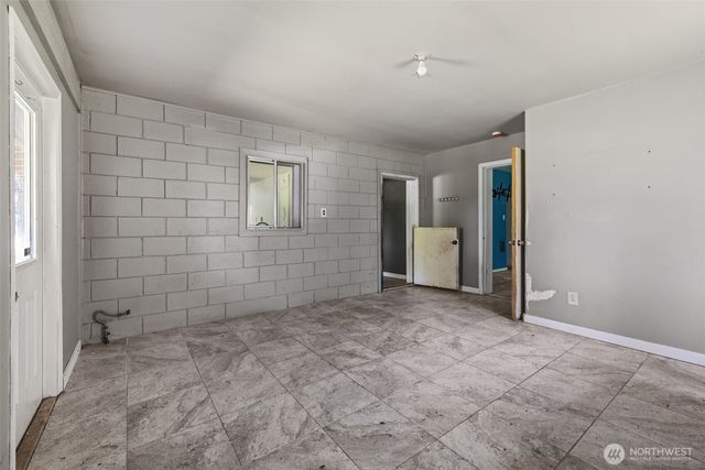 33 Baskins Road, Port Angeles, WA 98363