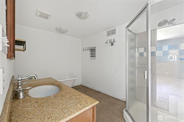 33 Baskins Road, Port Angeles, WA 98363