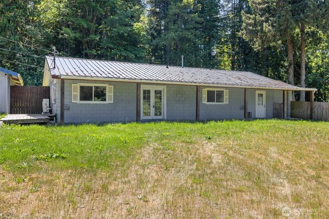 33 Baskins Road, Port Angeles, WA 98363