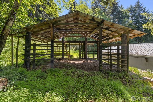 33 Baskins Road, Port Angeles, WA 98363