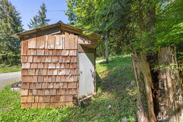 33 Baskins Road, Port Angeles, WA 98363
