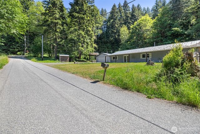 33 Baskins Road, Port Angeles, WA 98363