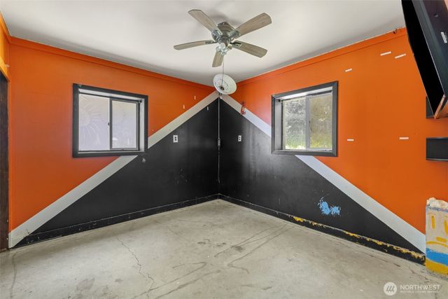 33 Baskins Road, Port Angeles, WA 98363