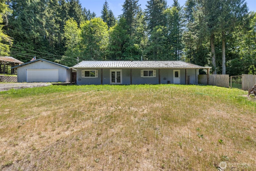 33 Baskins Road, Port Angeles, WA 98363