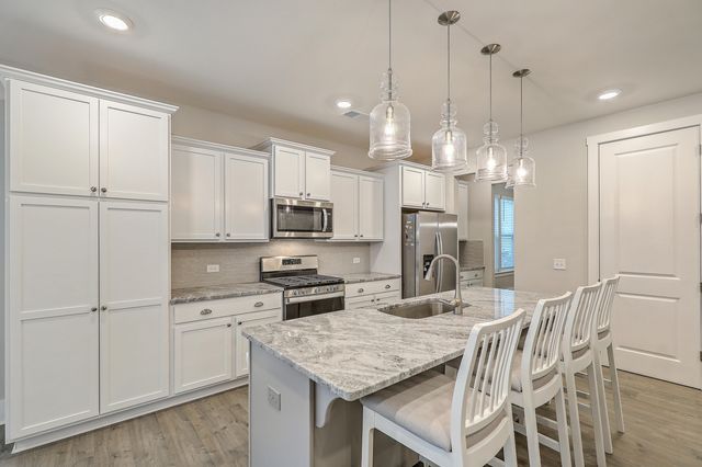 1523 Homecoming Boulevard, Ravenel, SC 29470
