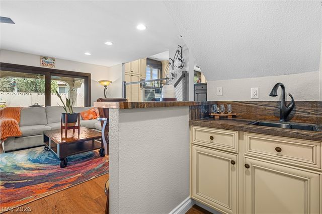 8712 Bolzano Court, Las Vegas, NV 89117
