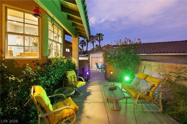8712 Bolzano Court, Las Vegas, NV 89117