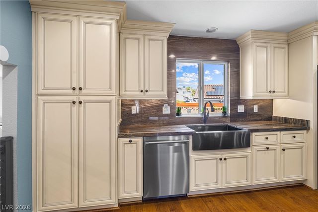 8712 Bolzano Court, Las Vegas, NV 89117