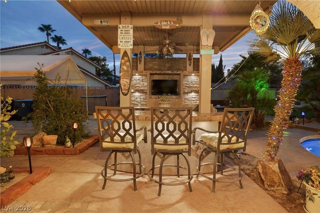 8712 Bolzano Court, Las Vegas, NV 89117