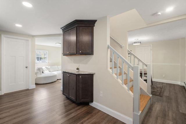 8 Alfred Place, Woburn, MA 01801