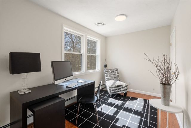 8 Alfred Place, Woburn, MA 01801
