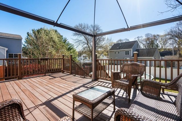 8 Alfred Place, Woburn, MA 01801