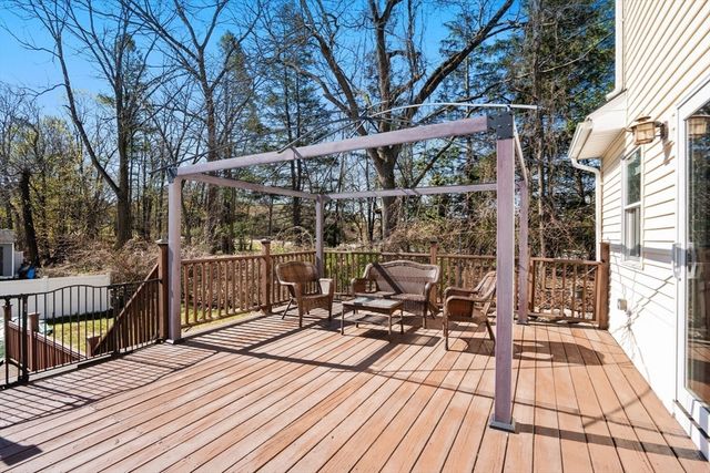 8 Alfred Place, Woburn, MA 01801