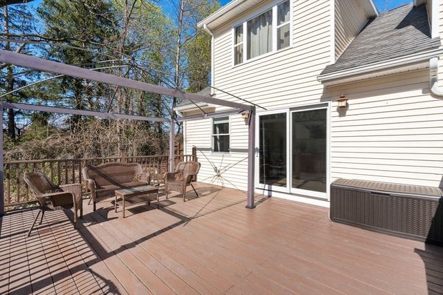 8 Alfred Place, Woburn, MA 01801
