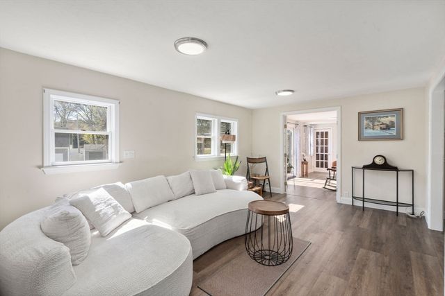 8 Alfred Place, Woburn, MA 01801