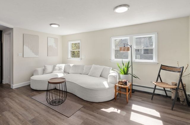 8 Alfred Place, Woburn, MA 01801