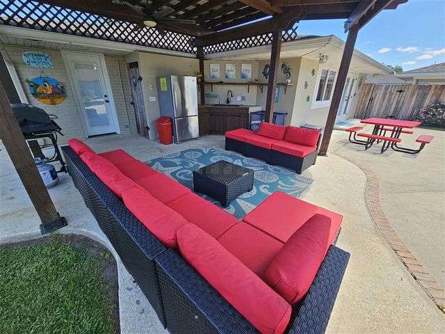 317 Jeanine St Street, Lake Charles, LA 70605