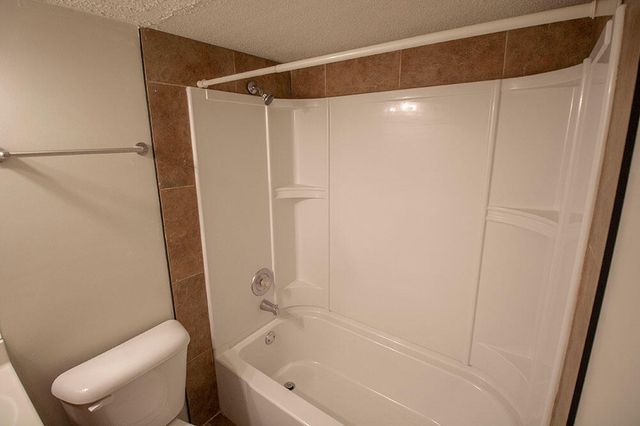 215 N WEST BLVD, Columbia, MO 65203