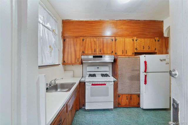 1402 E 37th Street, Brooklyn, NY 11210