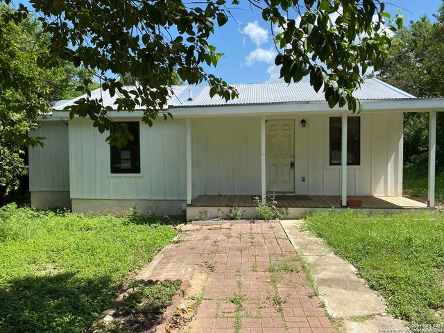202 Cottage, Seguin, TX 78155