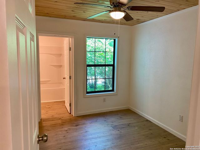 202 Cottage, Seguin, TX 78155